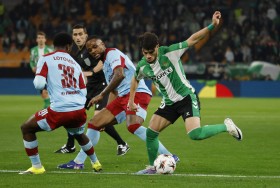 Betis empfängt Feyenoord und will seine CL-Serie ausbauen Betis empfängt Feyenoord und will seine CL-Serie ausbauen
