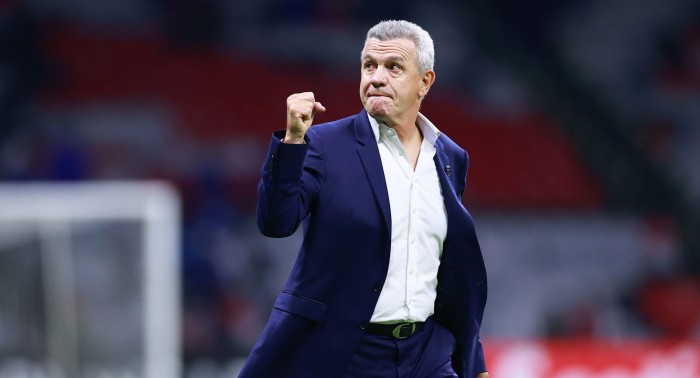Aguirre prepara cambios en el once del Valencia y abre la puerta a un nuevo dibujo táctico