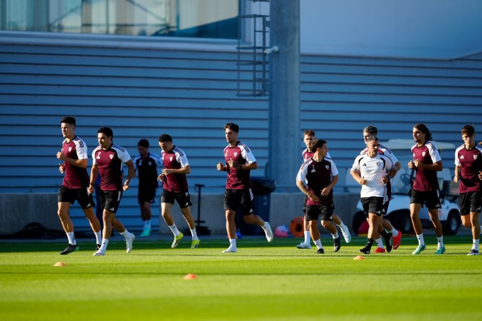 Posible alineación del Sevilla FC para la décima Jornada según la prensa deportiva