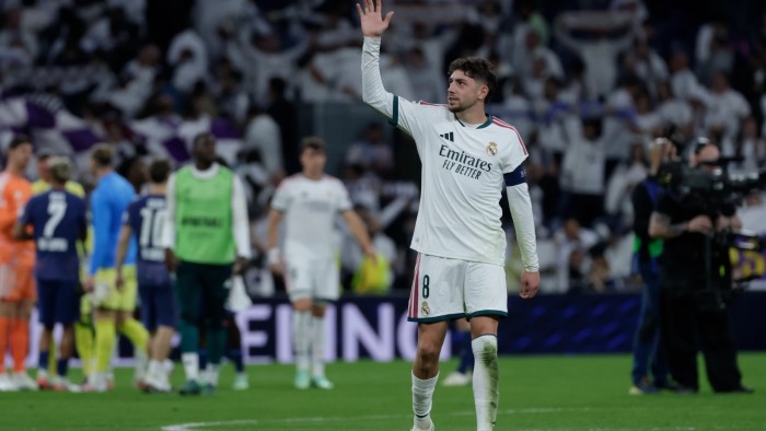 Fede Valverde evita una lesión muscular, pero sigue siendo duda